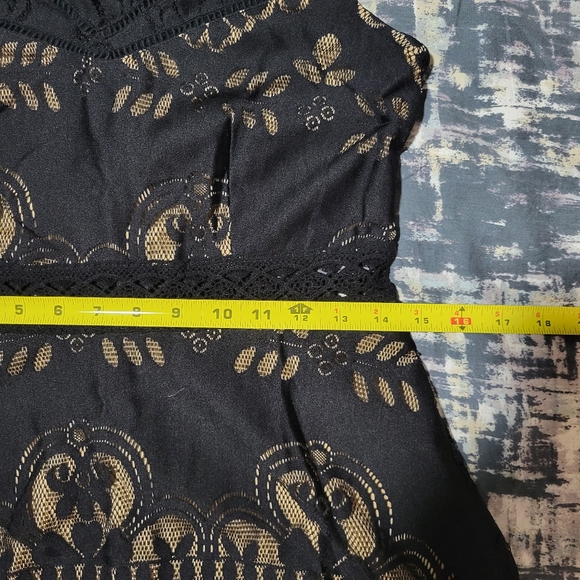 Rebellion dress - Picture 9 of 11